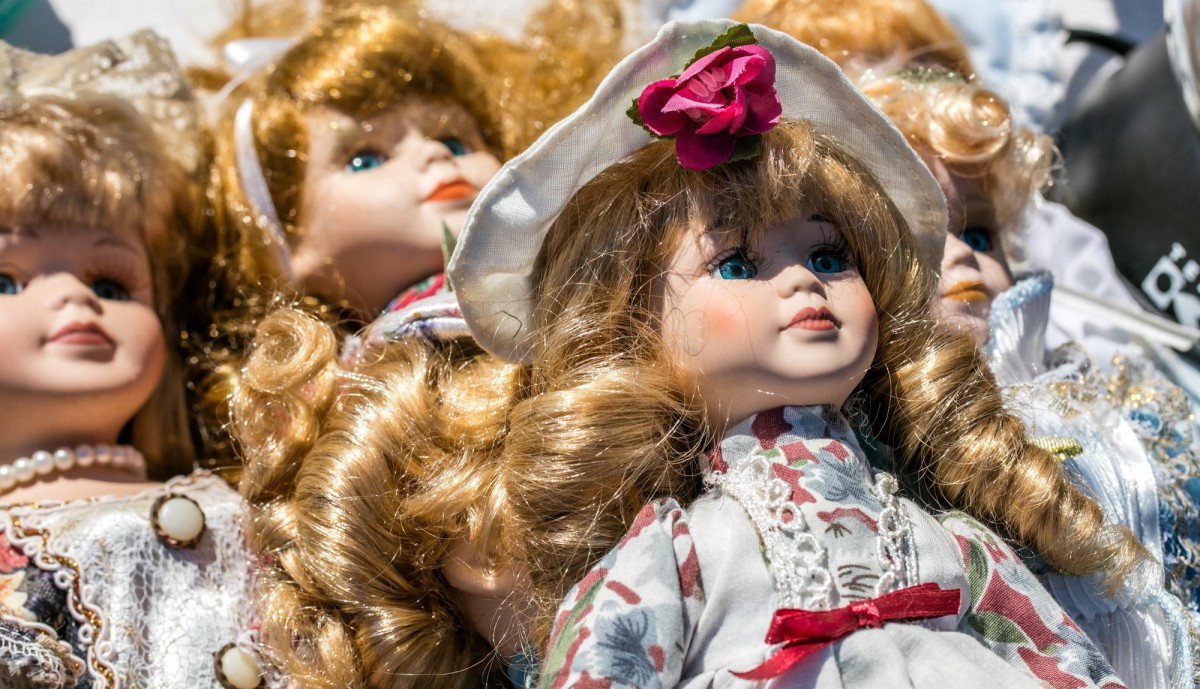 What is the difference between porcelain and bisque dolls? – JST Design